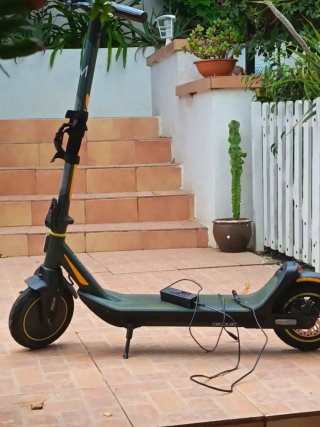 Patinete Eléctrico Cecotec Bongo Serie M40 XL