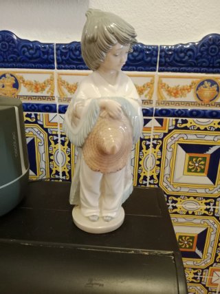 Figura de Porcelana Decorativa