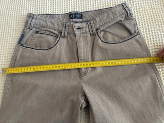 Conjunto pantalón Armani y jersey azul Escorpio