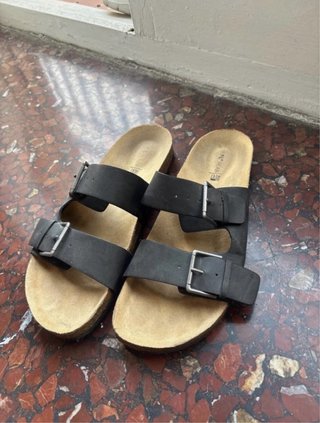 Sandalias estilo Birkenstock negras