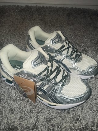 Asics Gel-Kayano 14 Plata/Blanco