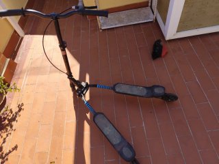 Scooter de 3 ruedas con plataforma doble