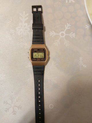 Reloj Casio F-91W Negro y Dorado