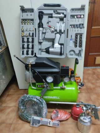 Compresor de aire y kit de herramientas Valladolid