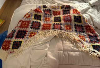 Poncho corto crochet multicolor