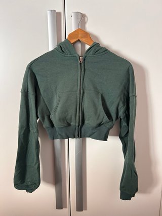 Chaqueta de chándal verde con capucha