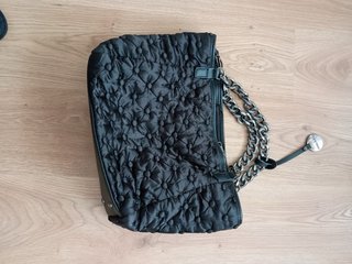 Bolso Ana Ha negro acolchado cadena