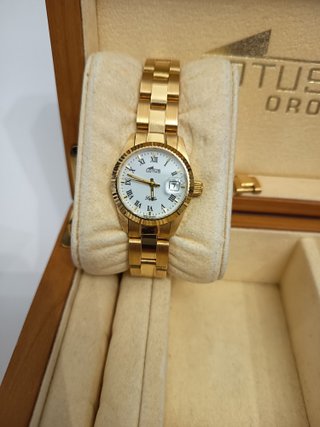 Reloj Lotus Oro de alta calidad
