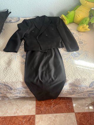 Traje negro chaqueta