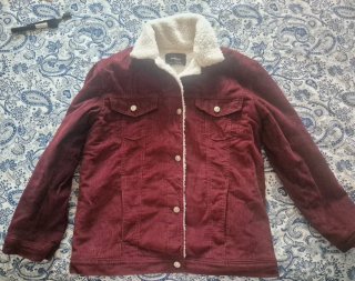 Cazadora Stradivarius Burdeos Talla S