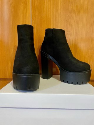 Botines tacón plataforma negros