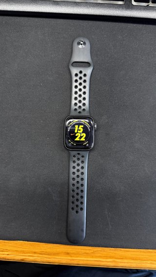 Apple Watch SE Nike 40mm GPS