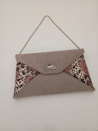 Bolso de mano con cadena