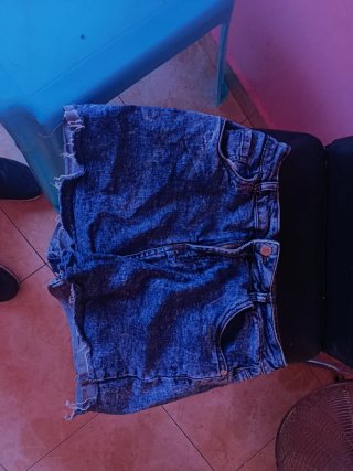 Pantalón corto vaquero desgastado talla XXXL