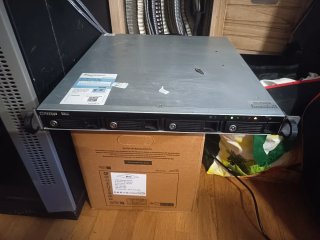 QNAP TS-431U NAS RACK Negociable