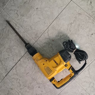 Martillo Eléctrico DeWalt 1050W