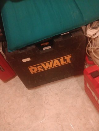 Martillo Eléctrico DeWalt 1050W