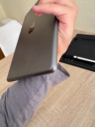 iPad 9ª Gen Argento + Accessori