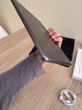 iPad 9ª Gen Argento + Accessori