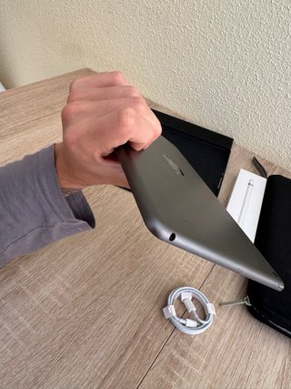 iPad 9ª Gen Argento + Accessori