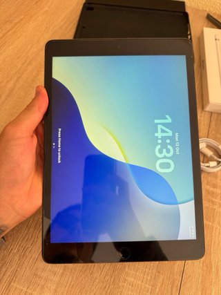 iPad 9ª Gen Argento + Accessori