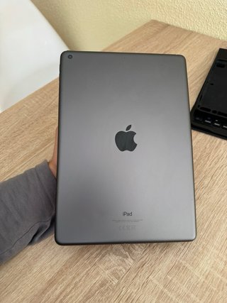 iPad 9ª Gen Argento + Accessori