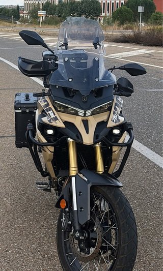 Moto Voge 650 DSX Beige/Negra