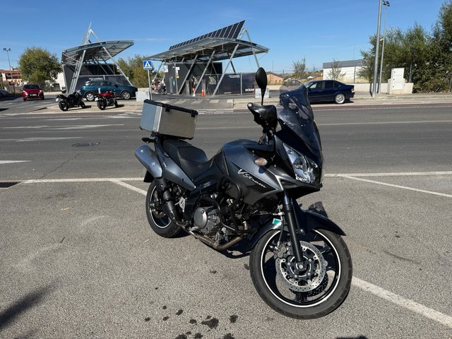 SUZUKI V-STROM DL650 2007 – SOLO 20.000 KM