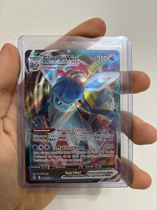 Carta Pokémon TCG Glaceon VMAX 041/203