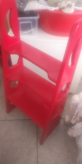 Escalera de Madera Roja Multiusos