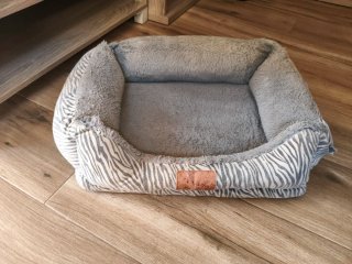 Cama para perro/gato gris y blanco