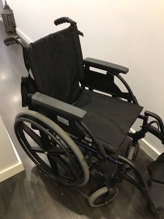 Silla de ruedas Breezy Premium. Nueva.