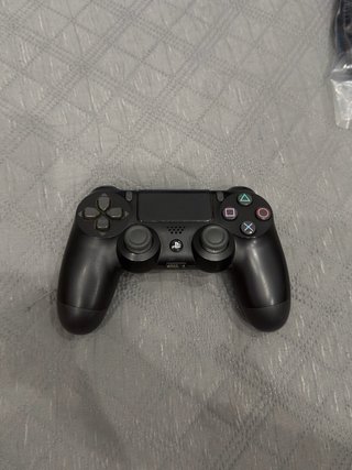 PS4 Slim 500GB – Condizioni Eccellenti