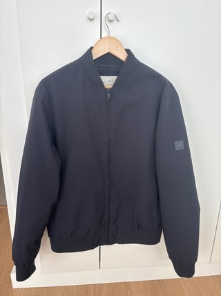 Chaqueta tipo bomber azul marino