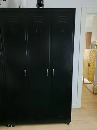 Armadio a Colonna in Metallo Nero