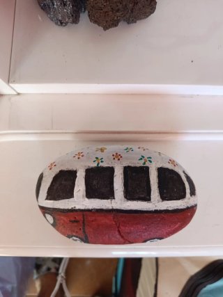 Pisapapeles decorativo pintado a mano