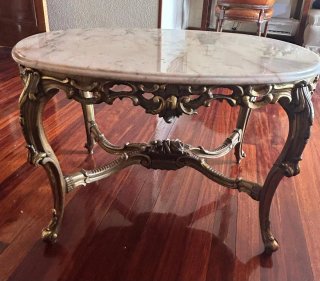 Mesa Antigua de Mármol y Madera