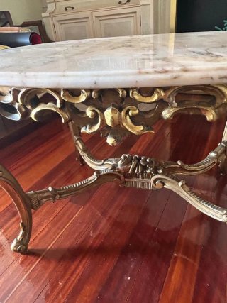 Mesa Antigua de Mármol y Madera