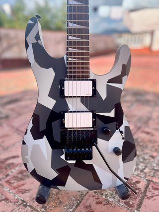 Guitarra Jackson Soloist Winter Camo