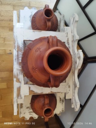 Soporte de Madera con 3 Tinajas de Terracota