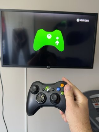 Xbox 360 Slim Negra + 2 Mandos + 4 Juegos