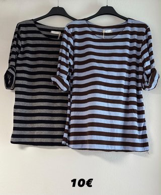 Camisetas de rayas grises y azules