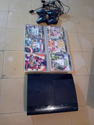 Consola PlayStation 3 (PS3) con 2 mandos y juegos