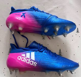 Botas de fútbol Adidas X Techfit azules y rosas