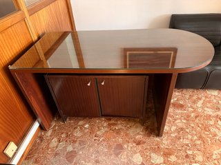 Mesa de oficina madera y cristal