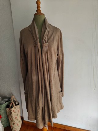 Chaqueta punto larga cuello recogido