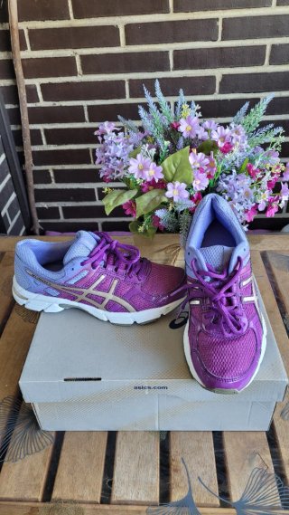 Zapatillas Asics Running Gel-Essents 2. Talla 37.5