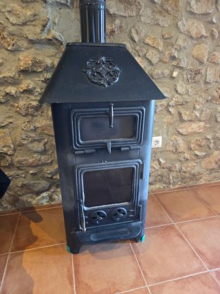 Estufa de leña con horno