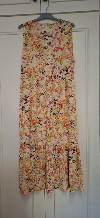 Vestido midi estampado floral