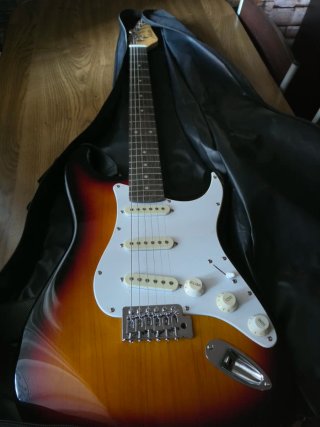 Guitarra Eléctrica Sunburst Precio NEGOCIABLE
